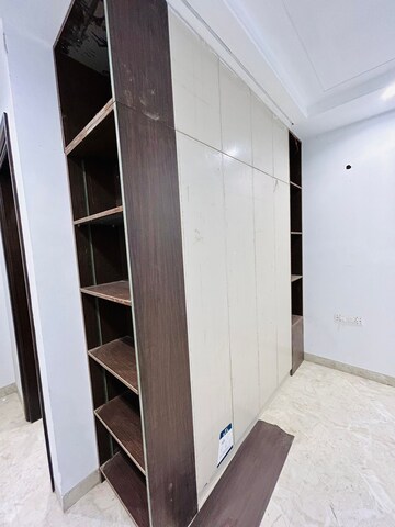 Building Lobby in 3 BHK Builder Floor at Ardee City, Sector 52 – for Sale