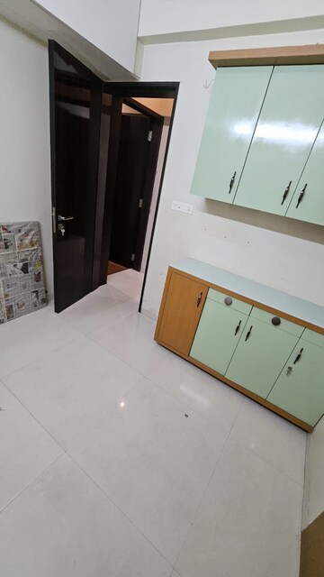 Room in 2.5 BHK Apartment at Walvekar Nagar – for Sale