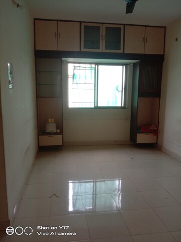 Room in 1.5 BHK Apartment at Kapper Prestige CHS, Dhanori – for Sale