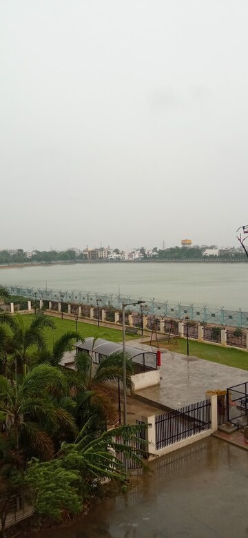 Swimming Pool in 2 BHK Apartment at Gomti Nagar – for Sale