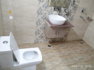 Bathroom in 3 BHK Apartment at Rohtas Icon Heights, Raebareli Road – for Sale