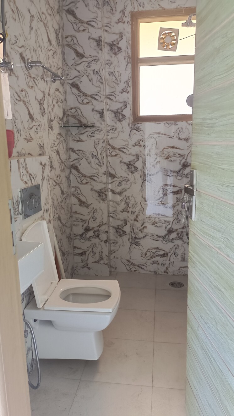 Bathroom, new rajinder nagar 3 Bedroom 1830 Sq.Ft. Builder Floor In New Rajinder Nagar Delhi 7324323