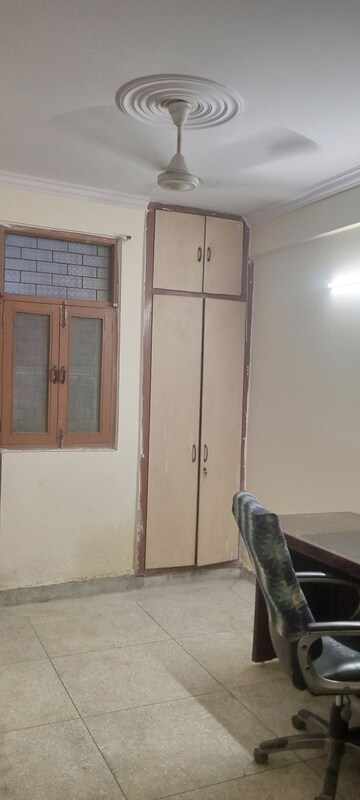Room in 3 BHK Apartment at Noor Nagar – for Sale