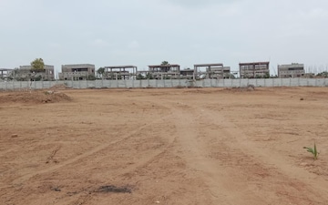 Plot For Sale in Manchirevula
