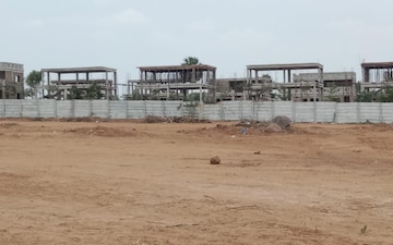 Plot For Sale in Taramatipet