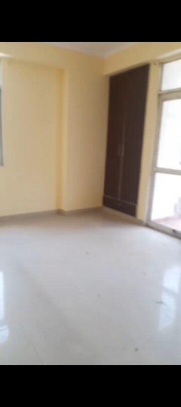 Room in 3.5 BHK Apartment at Ascent Savy Ville De, Raj Nagar Extension – for Sale