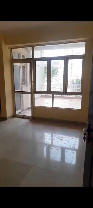 Room in 3.5 BHK Apartment at Ascent Savy Ville De, Raj Nagar Extension – for Sale