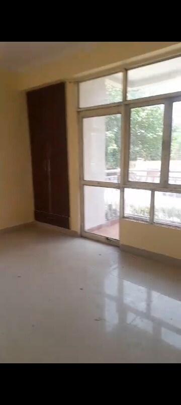 Room in 3.5 BHK Apartment at Ascent Savy Ville De, Raj Nagar Extension – for Sale