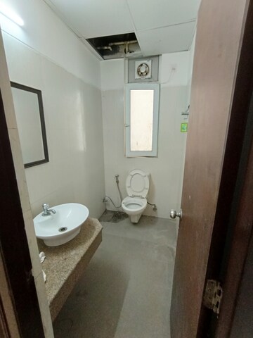 Bathroom in 3.5 BHK Apartment at Indiabulls Centrum Park, Sector 103 – for Sale