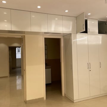 Building Lobby in 3.5 BHK Apartment at Emaar Emerald Floors Premier, Sector 65 – for Rent