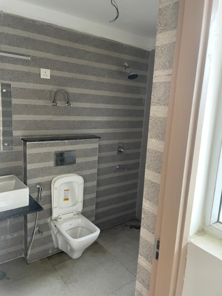 Bathroom, pareena-coban-residences 3 Bedroom 1997 Sq.Ft. Apartment In Sector 99a Gurgaon 7325066