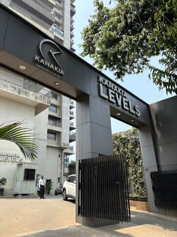 2 BHK Apartment – Exterior View View at Kanakia Levels, Malad East - for Sale