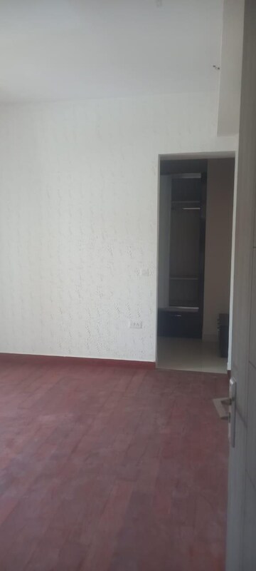 Room in 3.5 BHK Apartment at 3C Lotus Boulevard, Sector 100 – for Sale