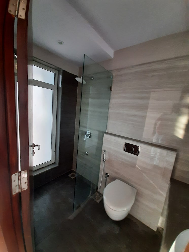 Attached Bathroom, kabra-metro-one 3 Bedroom 913 Sq.Ft. Apartment In Andheri West Mumbai 7326101