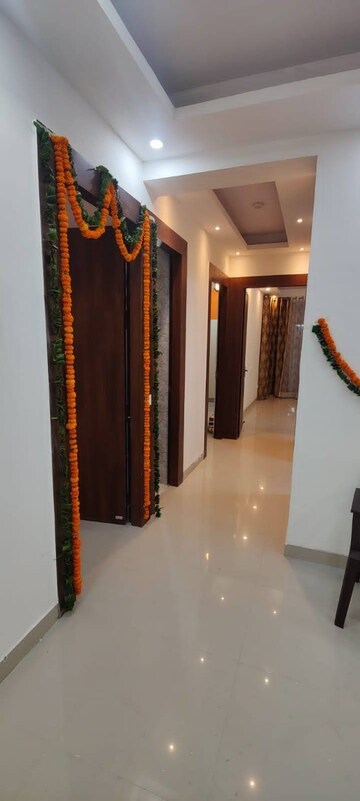 Building Lobby in 4 BHK Villa at Panchsheel Greens II, Sector 16 Greater Noida – for Sale