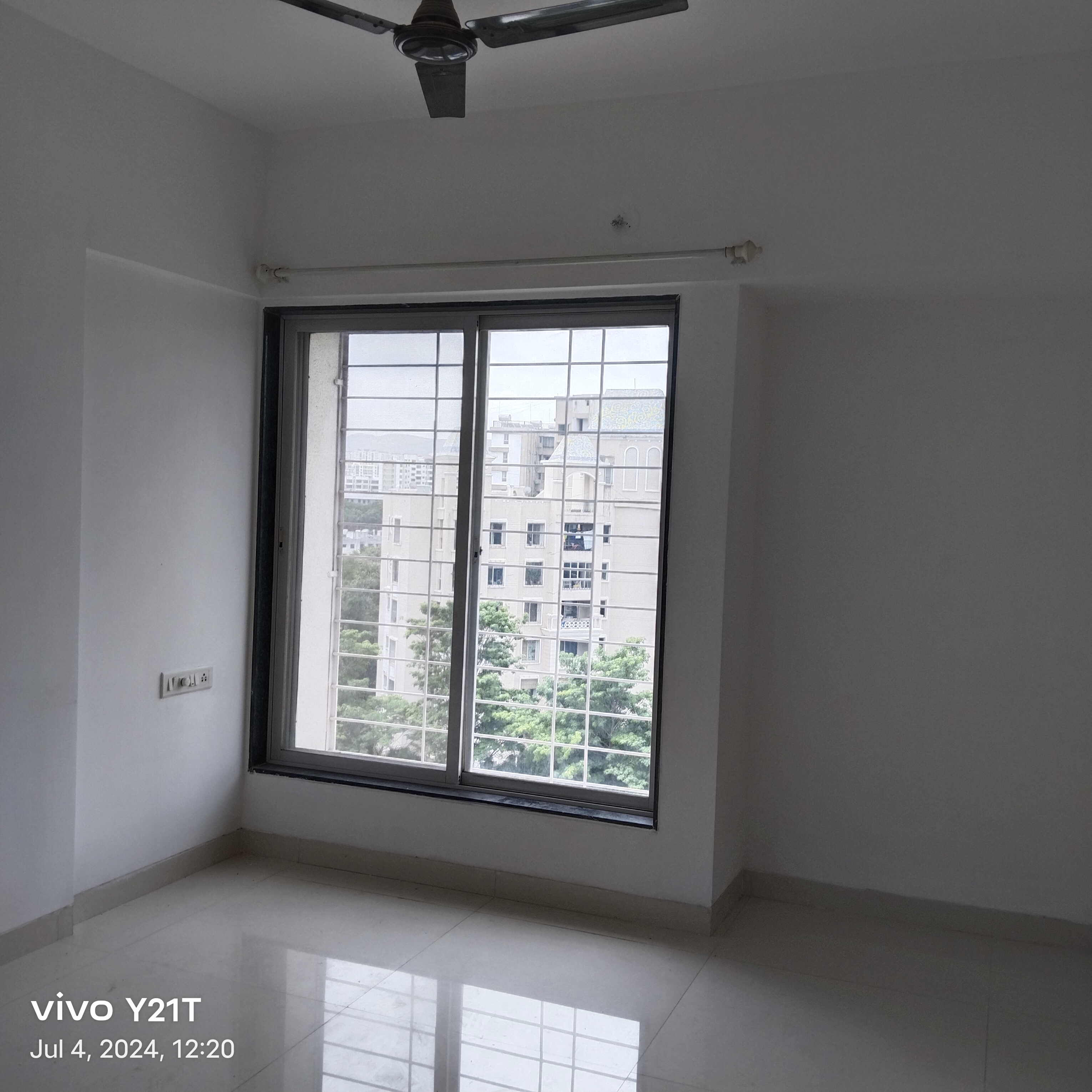 2 BHK Apartment For Rent in Raheja Vistas Phase 3 Mohammadwadi Pune  7326226