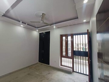 Room in 3 BHK Builder Floor at Sector 32 – for Sale