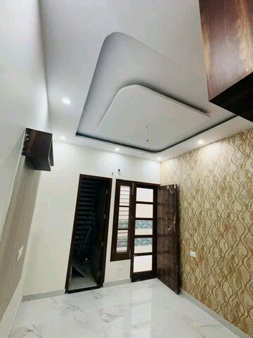 Room in 3 BHK Independent House at Sector 127 – for Sale