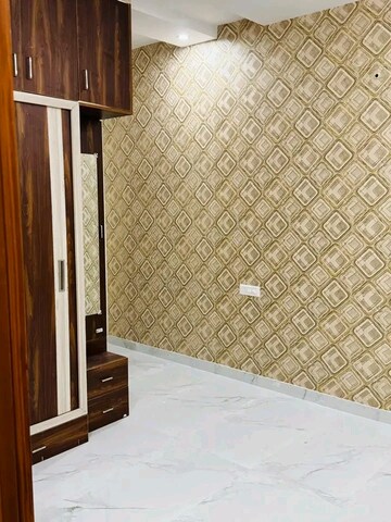 Room in 3 BHK Independent House at Sector 127 – for Sale
