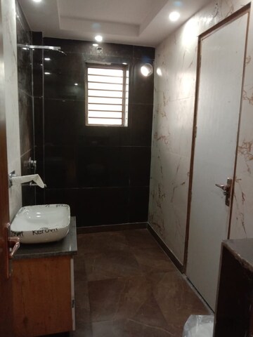 Bathroom in 3.5 BHK Builder Floor at Sector 28 – for Sale
