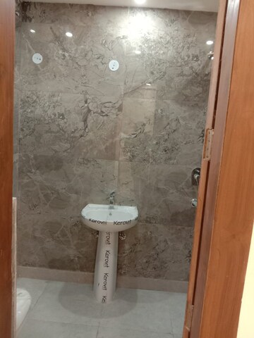 Bathroom in 3.5 BHK Builder Floor at Sector 28 – for Sale