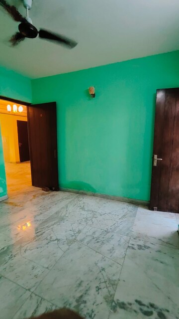 Room in 3.5 BHK Builder Floor at New Industrial Township – for Sale
