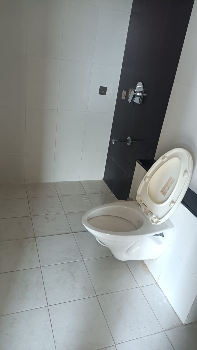 Bathroom, royal-enrich 2 Bedroom 1075 Sq.Ft. Apartment In Magarpatta City Pune 7326481