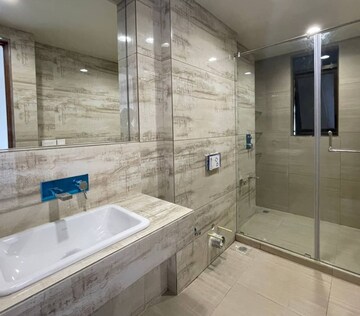 Bathroom in 5 BHK Apartment at Oberoi Realty Exquisite, Goregaon East – for Sale