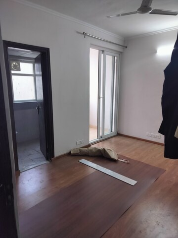 Room in 3 BHK Apartment at Amrapali Leisure Park, Amrapali Leisure Valley – for Sale