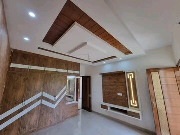 Room in 6 BHK Independent House at Dasmesh Nagar – for Sale