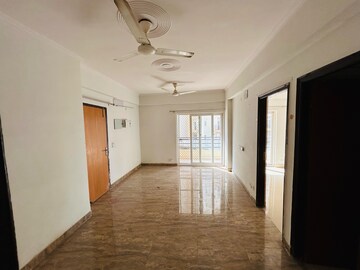 Room in 2 BHK Apartment at Amrapali Centurian Park, Amrapali Dream Valley – for Sale