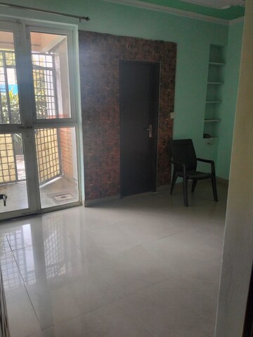 Room in 3 BHK Builder Floor at Puri Vip Floors, Sector 81 – for Sale