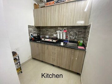 Furnished Amenities in 1.5 BHK Apartment at Mayur Vihar 1 – for Sale