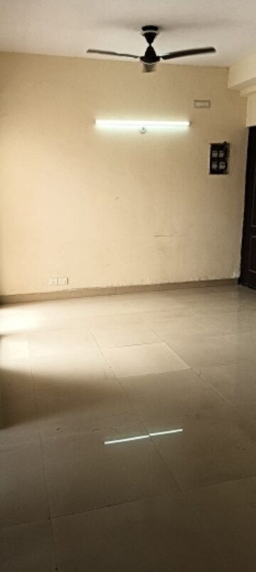 Room in 2 BHK Apartment at Supertech Ecovillage II, Sector 16b Greater Noida – for Sale