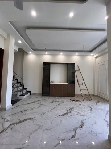 Room in 3 BHK Independent House at Gms Road – for Sale