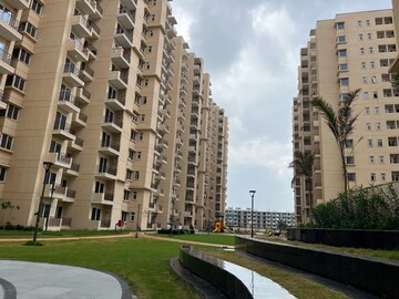 2 BHK Apartment For Resale in Signature Orchard Avenue 2 Hayatpur Gurgaon  7327411