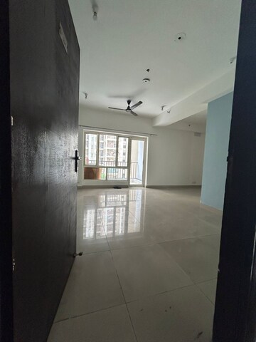 Room in 2 BHK Apartment at Panchsheel Greens II, Sector 16 Greater Noida – for Sale