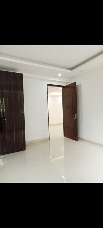 Room in 3 BHK Builder Floor at Saket – for Sale