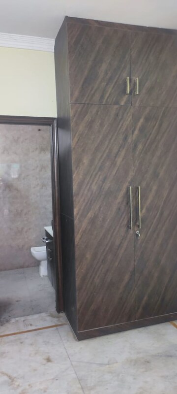 Furnished Amenities in 3 BHK Builder Floor at Sector 48 – for Sale