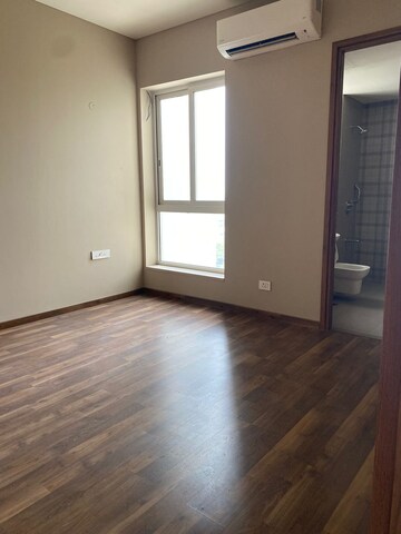 Room in 3 BHK Apartment at Emaar Digi Homes, Sector 62 – for Sale