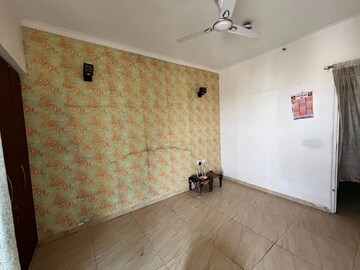 Room in 2 BHK Apartment at Gaur City 2 - 14th Avenue, Sector 16c Greater Noida – for Sale