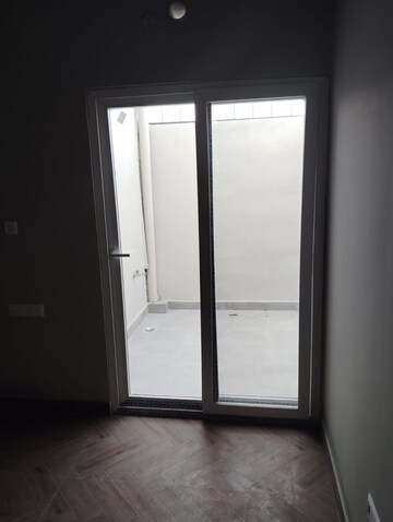 Room in 3 BHK Apartment at Rohtas Icon Heights, Raebareli Road – for Sale