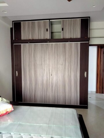 Room in 3 BHK Apartment at Rohtas Icon Heights, Raebareli Road – for Sale