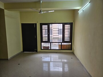 Room in 3 BHK Apartment at Rohtas Icon Heights, Raebareli Road – for Sale