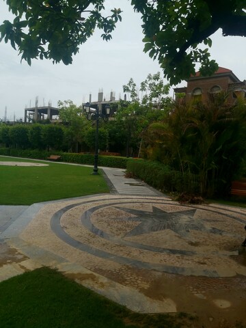  Plot – Garden View at Omaxe Metro City, Kalli Paschim - for Sale