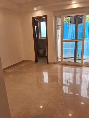 Room in 3 BHK Builder Floor at Defence Colony – for Sale