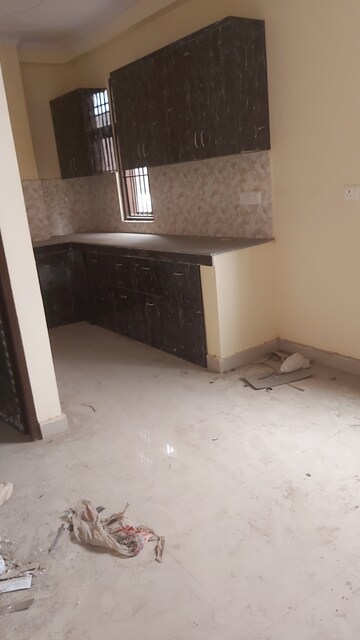 Furnished Amenities in 2.5 BHK Builder Floor at Samaspur Village – for Sale