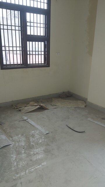 Furnished Amenities in 2.5 BHK Builder Floor at Samaspur Village – for Sale