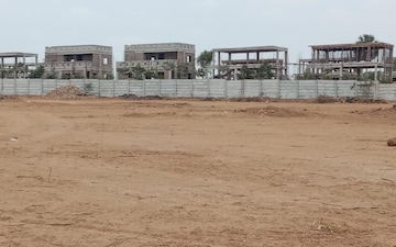 Plot For Sale in Sitaphalmandi