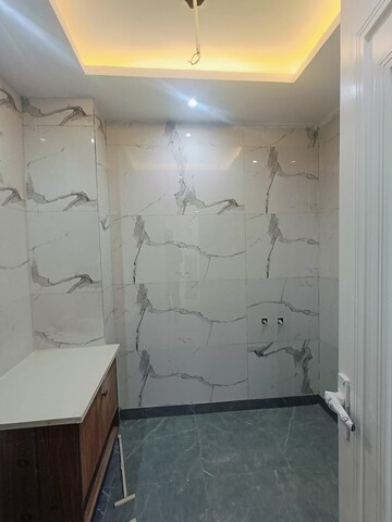 Bathroom in 4 BHK Builder Floor at Green Fields Colony – for Sale